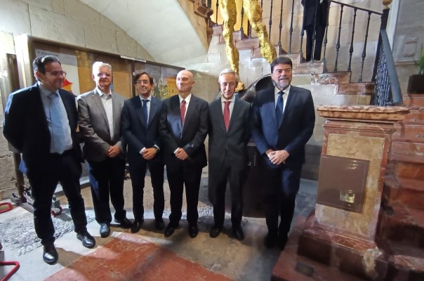 Transportes celebra los 150 años de Alicante como referente de altitud nacional: un hito a explotar