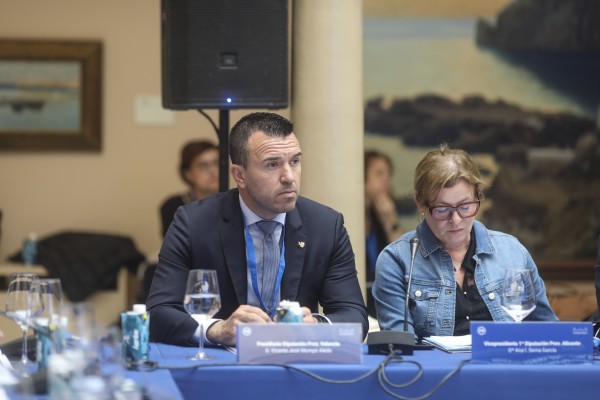 Mompó defiende la necesidad de una financiación local justa y unos servicios eficientes e igualitarios