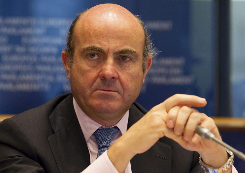 De Guindos asume las funciones del ministro de Industria, Energía y Turismo