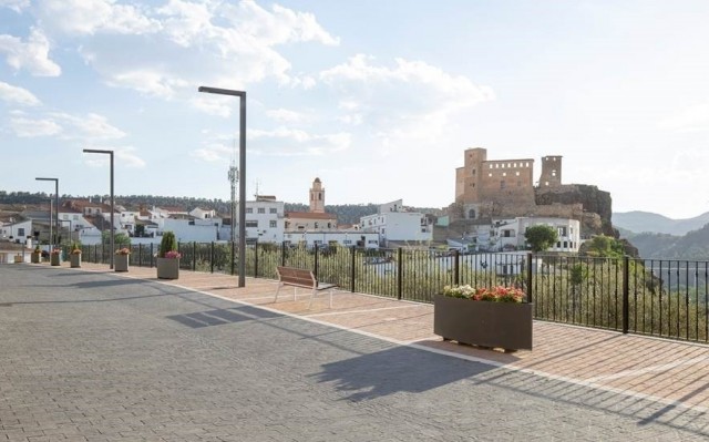 La Diputación financia prolongar la avenida Júcar-Cabriel de Cofrentes con 1,2 millones del Pla Obert