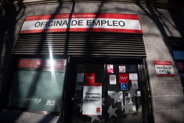 La Generalitat asegura que ha abonado la ayuda a los trabajadores certificados por el SEPE