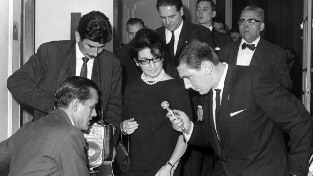 ‘Las hogueras’, o por qué leer hoy a Concha Alós es volver a pensar el cuerpo, el deseo y el silencio