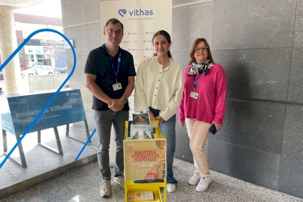 Vithas participa en la 41.ª Feria del Libro de Castelló con una biblioteca itinerante en el propio hospital