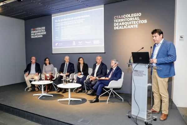 Uepal presenta ante la CNMC sus alegaciones contra la OPA del BBVA al Banco Sabadell