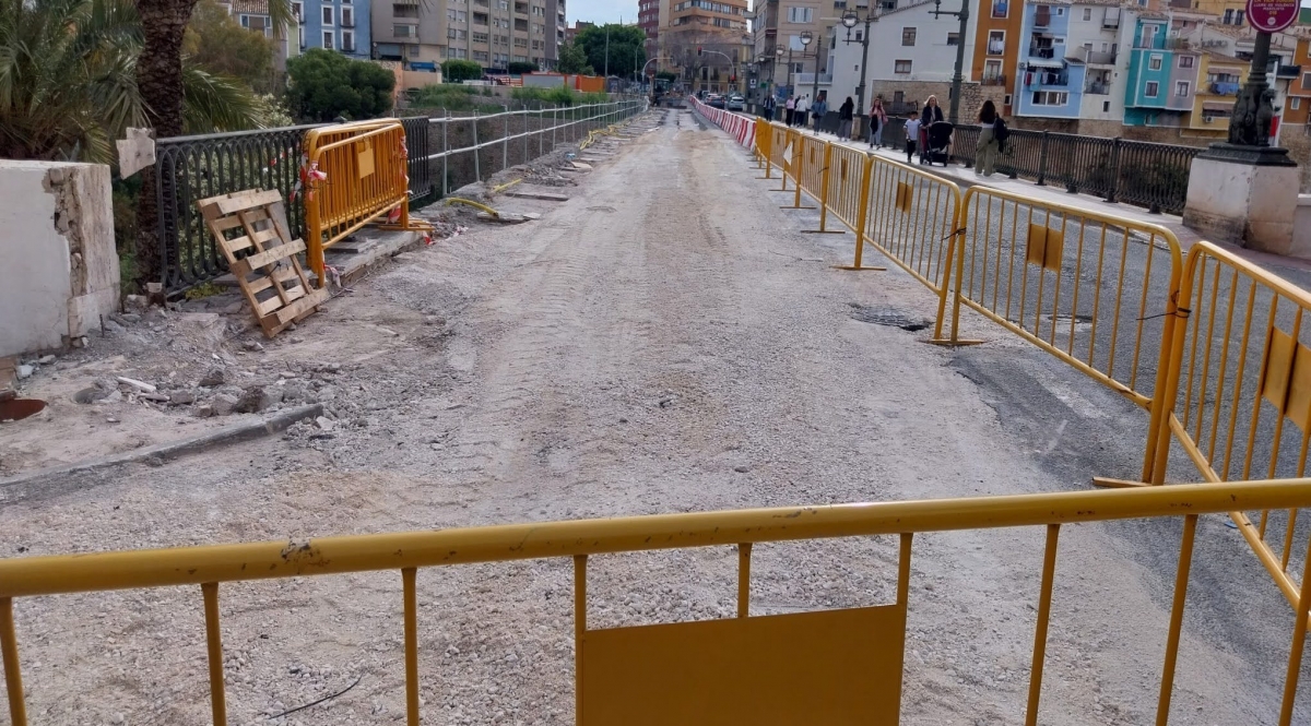 Modificación del tráfico rodado en el puente de Cervantes de la Vila Joiosa entre el 28 y el 30 de abril