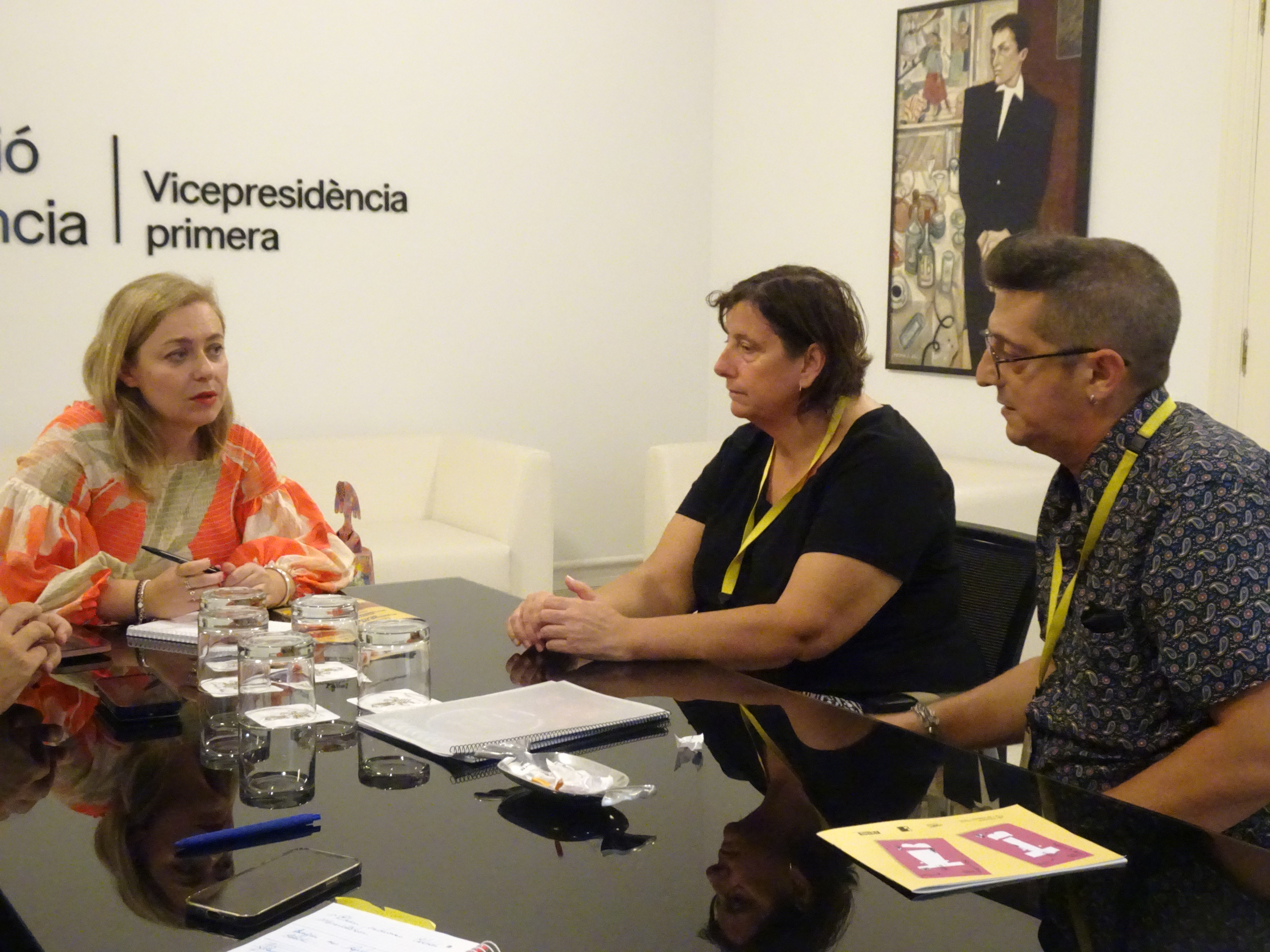 Reunión entre la vicepresidenta de la Diputación de Valencia, Natàlia Enguix, y representantes de Calcsicova. Foto: DIPUTACIÓN DE VALENCIA - 