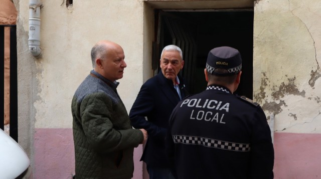 Burriana ejecuta el tapiado del inmueble en ruina de la calle San Pascual para impedir el acceso