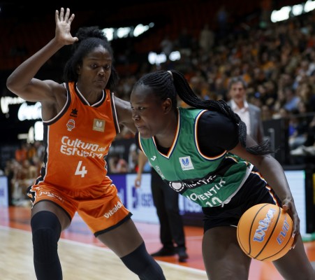 Un mermado Valencia Basket busca sellar su pase a semifinales con el impulso de la Fonteta