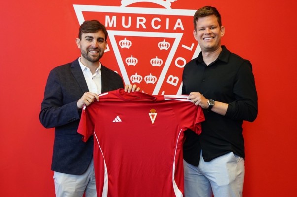 El Real Murcia firma un acuerdo con WYN Agency para captar a jóvenes talentos en Brasil