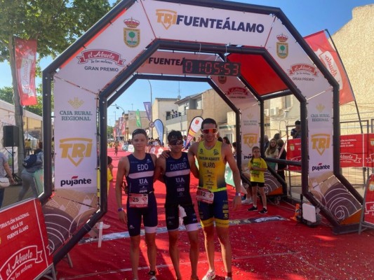 David Cantero y María Pintanel vencen en el Triatlón Internacional Villa de Fuente Álamo