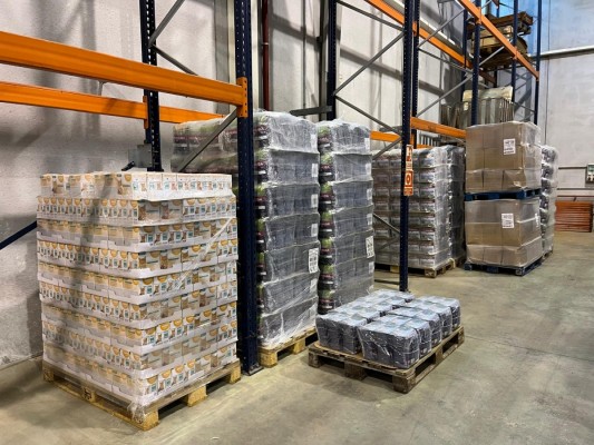 Medio Ambiente entrega 54.000 kilos de alimentos para animales en zonas afectadas por la dana