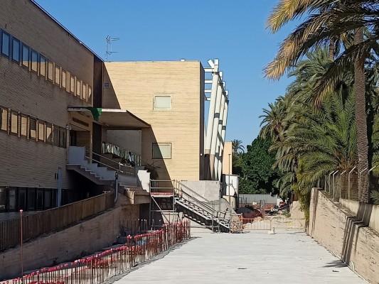 Sanitat sigue atascada con el contrato del bloque quirúrgico del General de Elche; busca alternativas a la obra