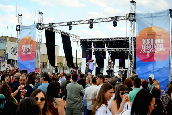 La segunda edición del Sarao Fest triunfa en el Puerto de Burriana con un fin de semana repleto de música