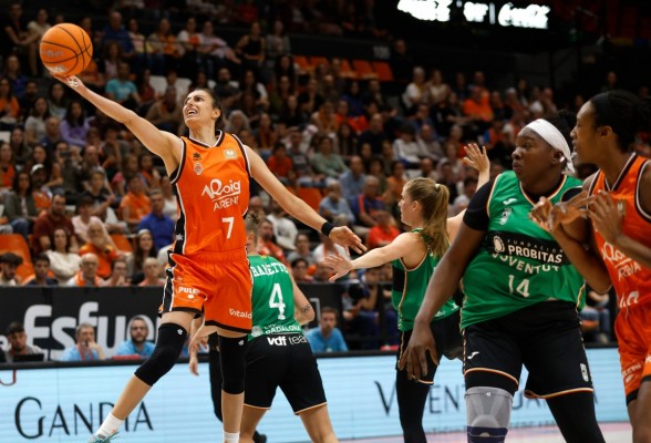 Valencia Basket sabe sufrir y se clasifica para semifinales con una excepcional Alba Torrens (88-81)