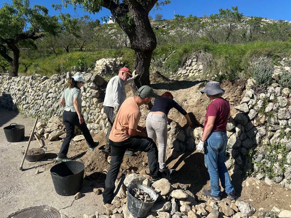 Fageca, epicentro de la recuperación de la piedra en seco con unas jornadas con un centenar de participantes