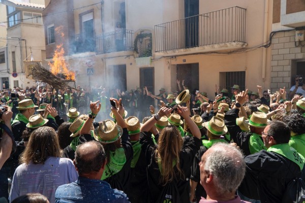 Nules celebra Sant Vicent 2025: una fiesta turística que tiene como protagonista a la Quinta del año 98