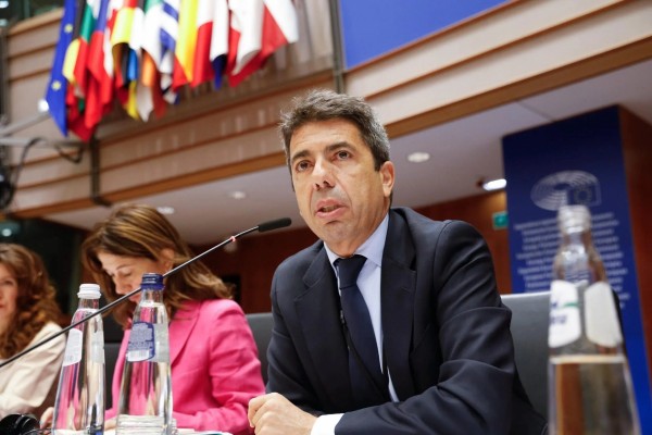 La Iglesia laica europea bendice a Mazón