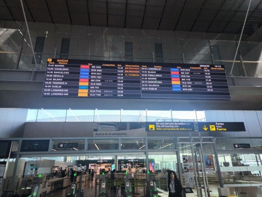 Iberia cancela 23 de sus 247 vuelos programados y da la opción de cambiar billetes para otro momento