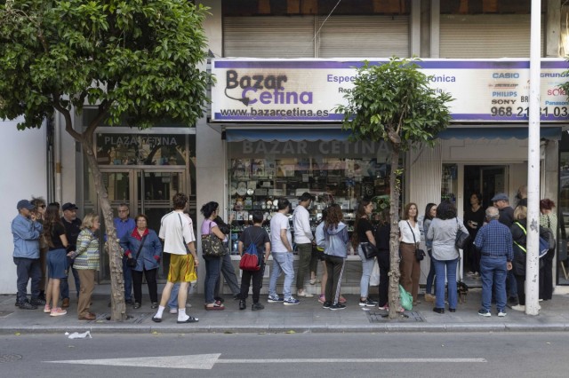 Así se vivió el apagón en los bazares de Murcia: 