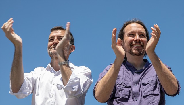 Convocatoria por la democracia vs Podemos