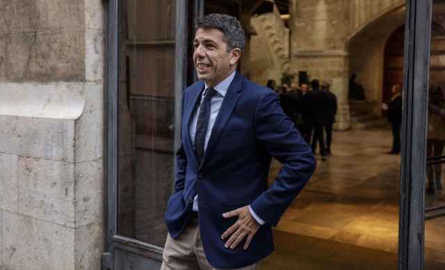 Mazón visita los hospitales de Sagunto y Vila-real para conocer su evolución tras el apagón