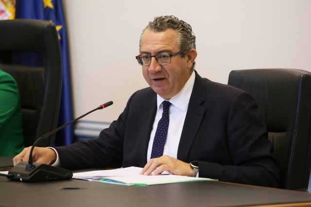 El presidente de la Diputación de Alicante pide mantener empleos, oficinas y recursos