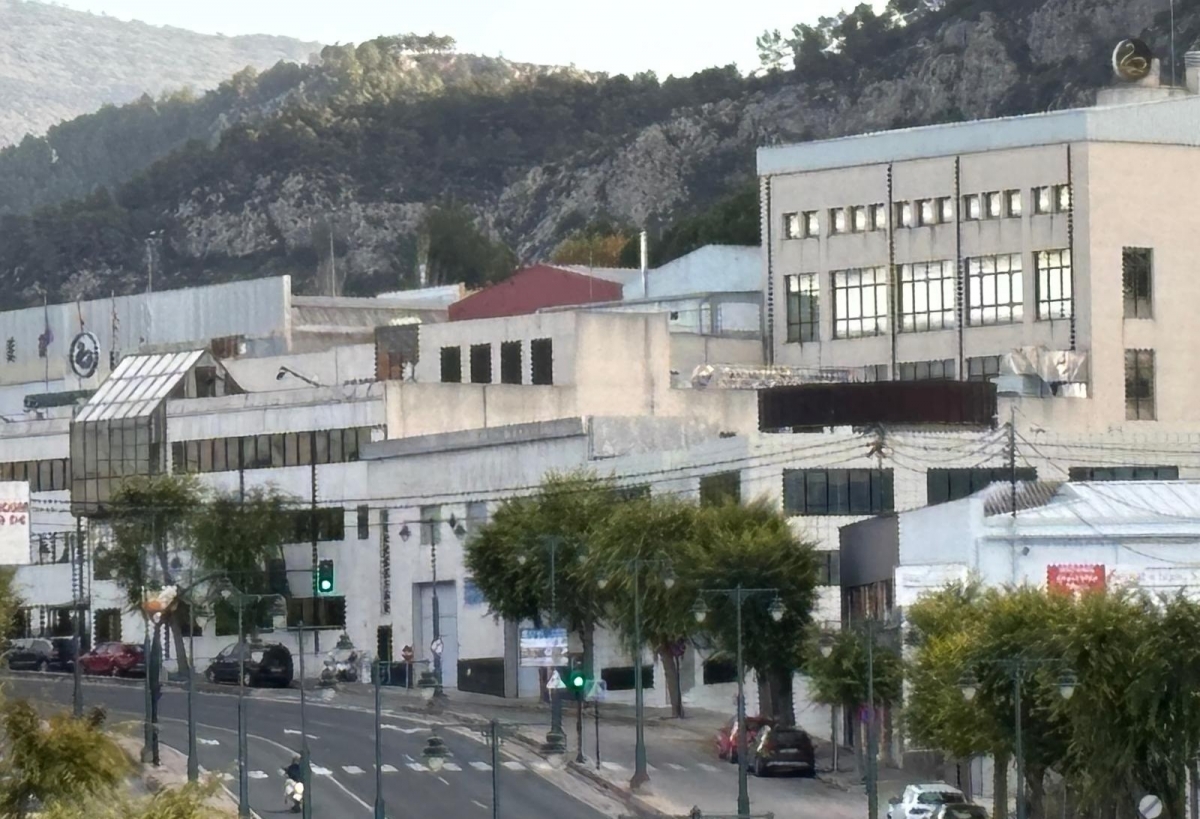 Polígono La Beniata en Alcoy. - 