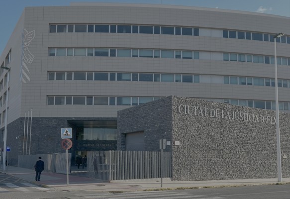 Condenado a cinco años de prisión un conductor ebrio que causó un accidente mortal en Cox con dos fallecidos