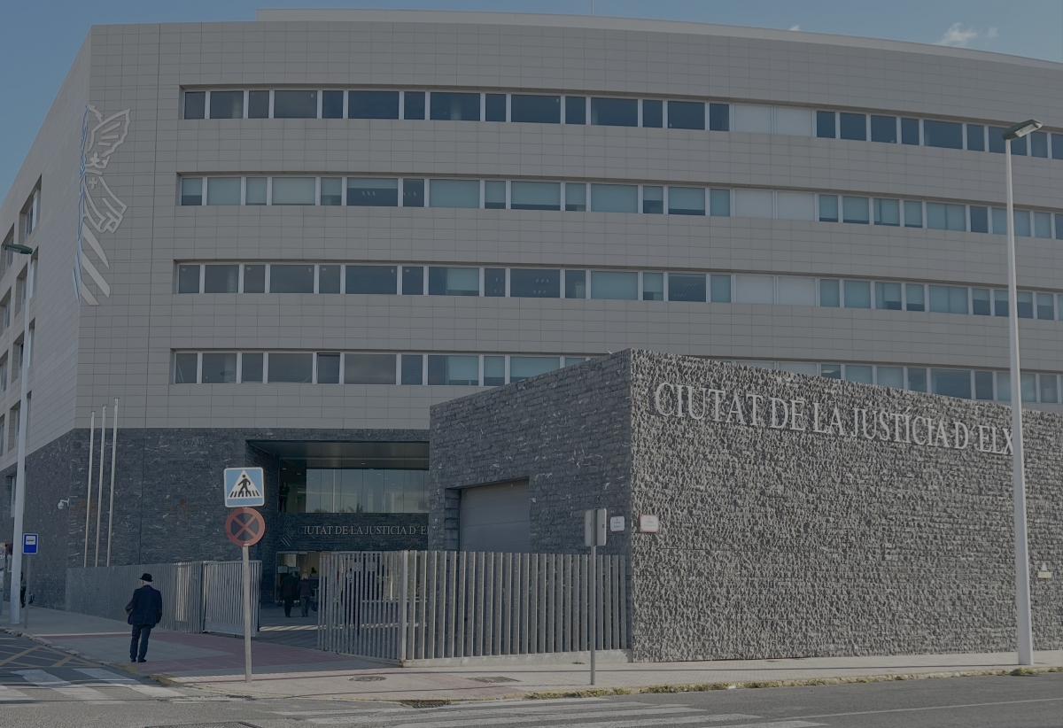 Condenado a cinco años de prisión un conductor ebrio que causó un accidente mortal en Cox con dos fallecidos