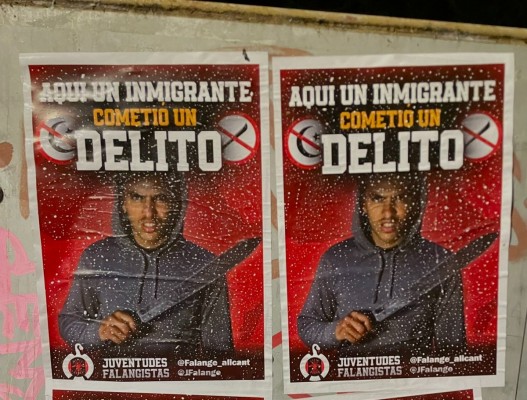 Los carteles contra migrantes en Alicante y Mutxamel, una incógnita para el Gobierno