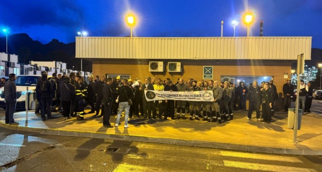 Trabajadores de Escombreras se suman a las movilizaciones por mejoras laborales de la industria auxiliar en Cartagena