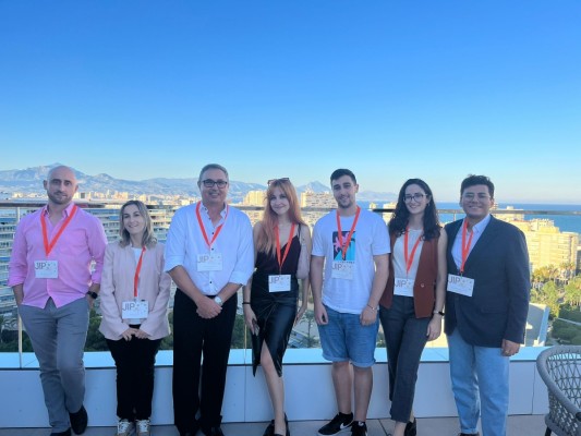 Un grupo de investigación de la UMH explora el potencial de los nanobiomateriales para tratamientos médicos
