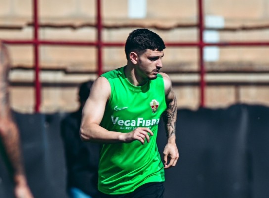 El Elche prepara la visita a Burgos con Agustín Álvarez, pero sin Bambo Diaby y Álvaro Núñez