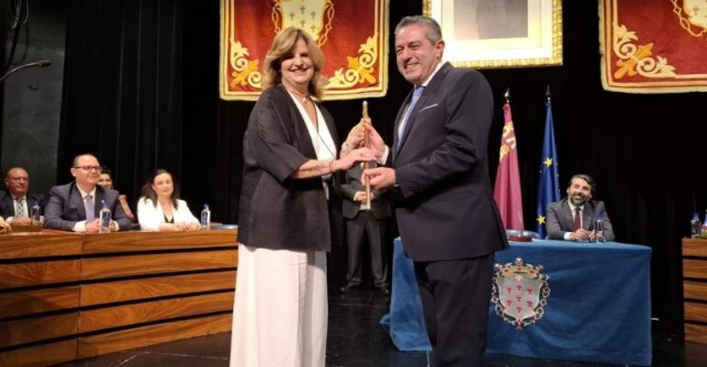 Paqui Terol se convierte en la primera alcaldesa de la historia de Alcantarilla