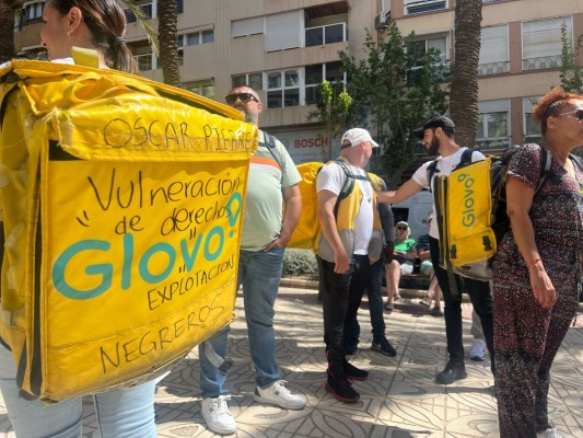 La OPA sobre el Sabadell se cuela en un multitudinario 1 de Mayo en Alicante