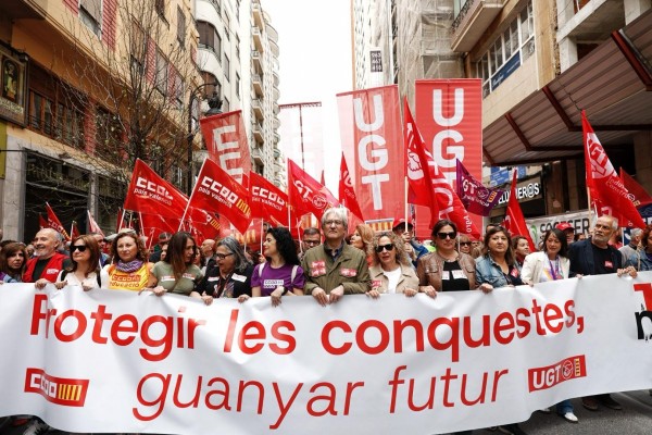 Una marcha en València pide la reducción de jornada y avisa a la 
