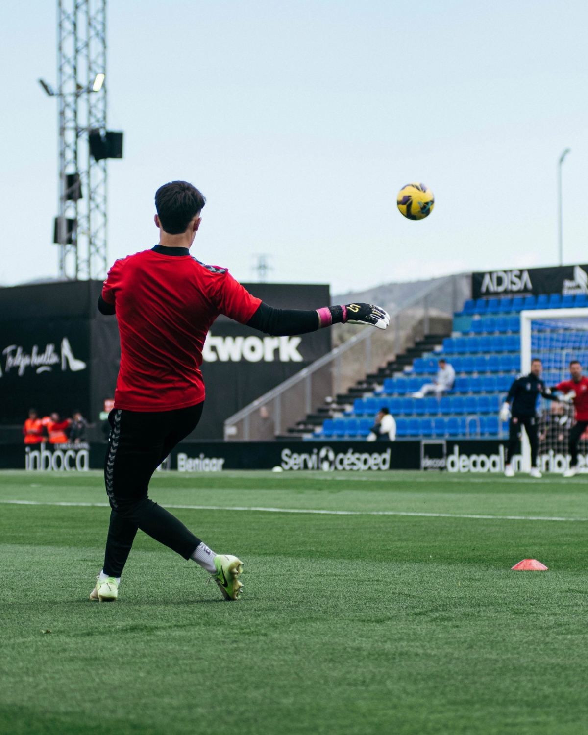 El Eldense necesita sumar 10 puntos para alcanzar los 50 que suelen dar la permanencia