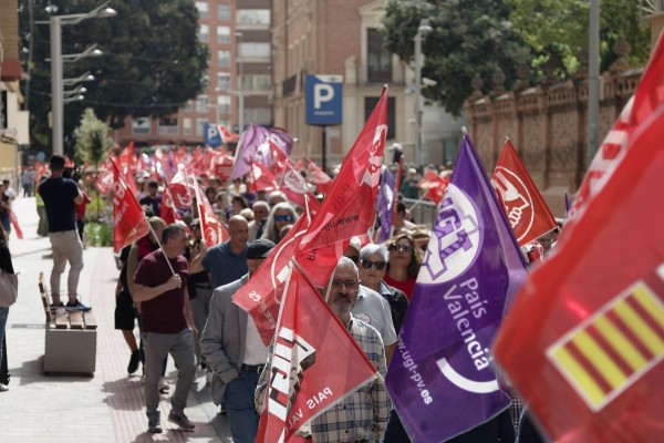 Más de 450 personas se manifiestan en Castelló por sus derechos en el Día del Trabajo