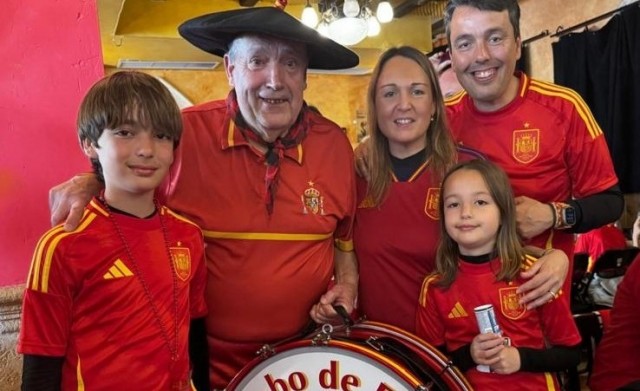 Manolo el del Bombo: el hincha que unió a un país con cada golpe de pasión