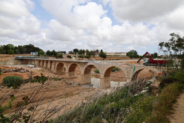  Torrent comienza a reponer los sillares en el Puente de Alaquàs