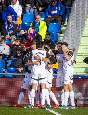 El Valencia sobrevive en Getafe y saca un punto