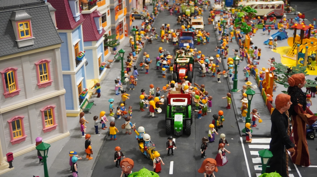 Una de las mayores colecciones de Playmobil recreará la Cabalgata de la Cerámica de Manises