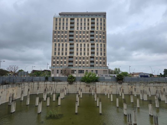 Alzira da un ultimátum para edificar el solar de Joanot Martorell tras casi dos décadas de abandono