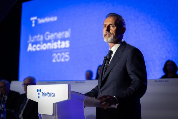 Las acciones de Telefónica se revalorizan más de un 12% tras los cien primeros días de Murtra como presidente