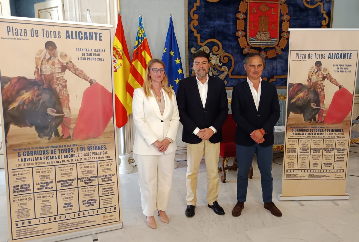 De España, Barcala y Lloret, en la presentación de la feria taurina de Fogueres. - De España, Barcala y Lloret, en la presentación de la feria taurina de Fogueres.