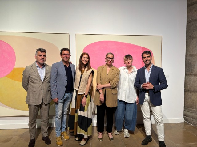 Maru Quiñonero, premiada en los Alfonso X tras el éxito de su exposición 'La Extranjera' en el Palacio Almudí