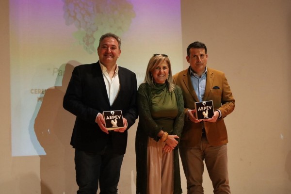 H+S vuelve a ser la más premiada para los periodistas y escritores del vino españoles