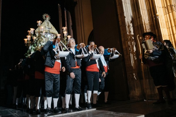 Castelló rinde honores a la Mare de Déu del Lledó con la tradicional serenata en la plaza Mayor