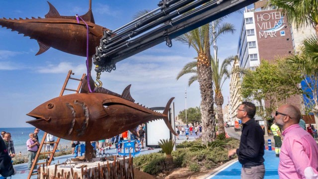 Los 'Atunes' de Toni Marí lucen en el Paseo de Poniente de Benidorm
