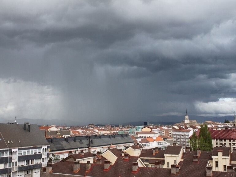 Emergencias activa alerta amarilla por tormentas en interior norte de Castellón, sur de Valencia e interior de Alicante